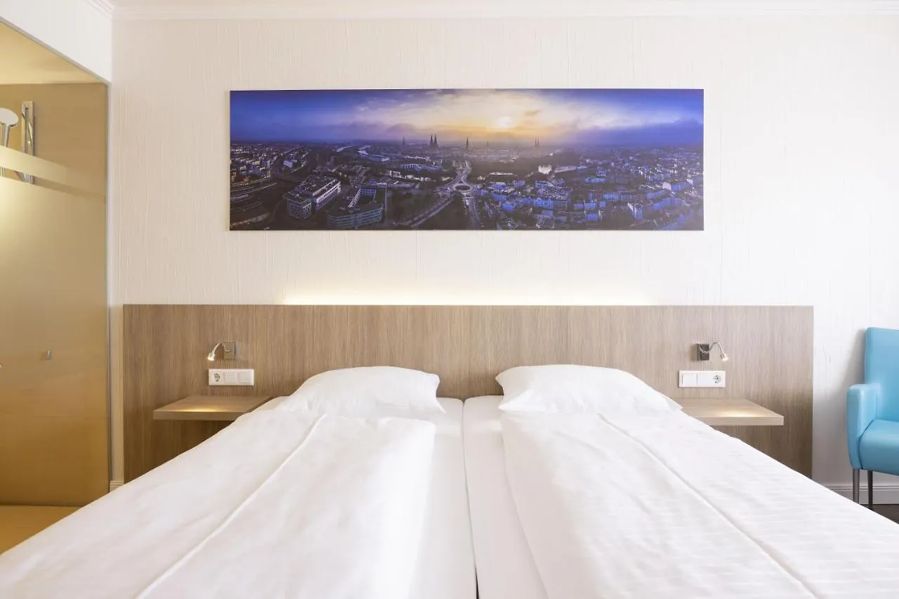****  Hotel IV Jahreszeiten Luebeck Germany